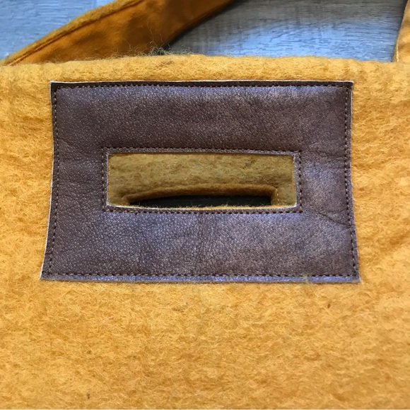 Felt Butterfly Handmade Crossbody Large Tote Bag Purse w Removable Straps - Picture 4 of 8